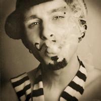 颓废头像图片 男生叼烟的_WWW.WHOISQQ.COM