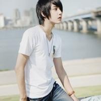 男生牵小孩的头像图片_WWW.WHOISQQ.COM
