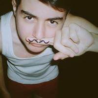 安静的男生头像图片_WWW.WHOISQQ.COM