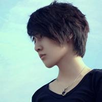 安静的男生头像图片_WWW.WHOISQQ.COM
