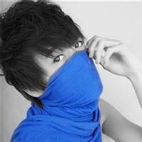 染蓝色头发男生头像图片_WWW.WHOISQQ.COM