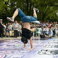 qq头像图片男生倒立_WWW.WHOISQQ.COM