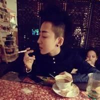 qq头像图片男生帅气中分_WWW.WHOISQQ.COM