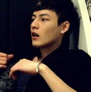 qq校友男生头像图片_WWW.WHOISQQ.COM