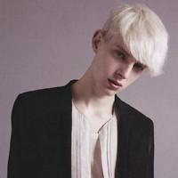 干净欧美男生头像图片_WWW.WHOISQQ.COM
