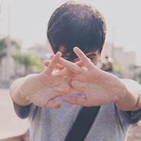 干净欧美男生头像图片_WWW.WHOISQQ.COM