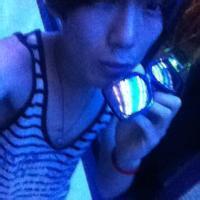 qq头像图片男生带灯光_WWW.WHOISQQ.COM
