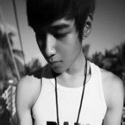 qq男生街道头像图片_WWW.WHOISQQ.COM