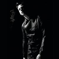黑白男生头像图片大图_WWW.WHOISQQ.COM