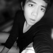 qq男生黑色可爱头像图片_WWW.WHOISQQ.COM