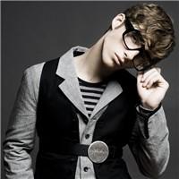 qq男生黑色可爱头像图片_WWW.WHOISQQ.COM