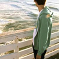 校服男生背影头像图片_WWW.WHOISQQ.COM