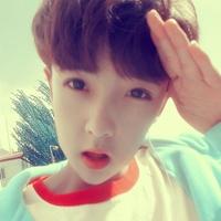 叼丝男生头像图片_WWW.WHOISQQ.COM