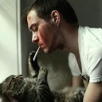 男生抱着猫咪头像图片_WWW.WHOISQQ.COM