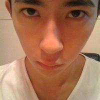 短发男生动漫头像图片_WWW.WHOISQQ.COM