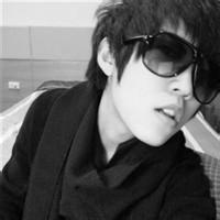 男生伤感扣扣头像图片_WWW.WHOISQQ.COM