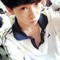 帅气男生穿校服头像图片_WWW.WHOISQQ.COM