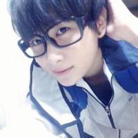 帅气男生穿校服头像图片_WWW.WHOISQQ.COM