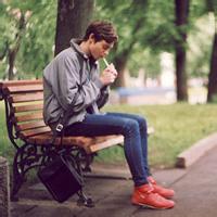 欧美男生孤独头像图片_WWW.WHOISQQ.COM