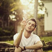 欧美男生孤独头像图片_WWW.WHOISQQ.COM