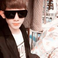 潮流男生带墨镜头像图片_WWW.WHOISQQ.COM