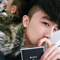 帅气男生自拍头像图片_WWW.WHOISQQ.COM