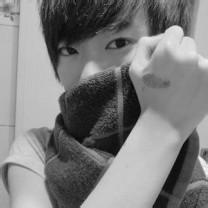 男生黑白面具男头像图片_WWW.WHOISQQ.COM