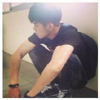 孤独的男生qq头像图片_WWW.WHOISQQ.COM