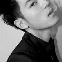 qq头像图片海边笑脸男生_WWW.WHOISQQ.COM