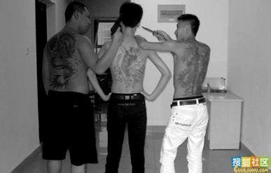 男生吸毒头像图片_WWW.WHOISQQ.COM
