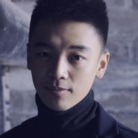 qq真人头像图片成熟男生_WWW.WHOISQQ.COM