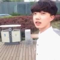 qq头像图片男生秋智宇_WWW.WHOISQQ.COM
