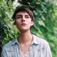 痛哭的男生头像图片_WWW.WHOISQQ.COM