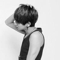 留胡茬男生的头像图片_WWW.WHOISQQ.COM