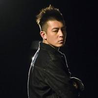 qq头像图片 男生带相机_WWW.WHOISQQ.COM