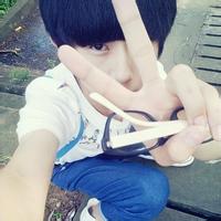 男生背面剪刀手头像图片_WWW.WHOISQQ.COM