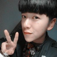 男生手里拿花的头像图片_WWW.WHOISQQ.COM