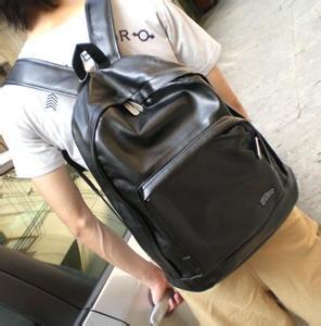 男生背书包qq头像图片_WWW.WHOISQQ.COM