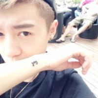2逼男生头像图片_WWW.WHOISQQ.COM