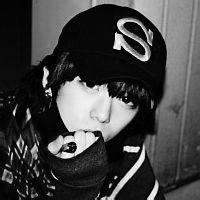 男生带boy帽头像图片_WWW.WHOISQQ.COM
