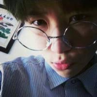 我很快乐男生头像图片_WWW.WHOISQQ.COM