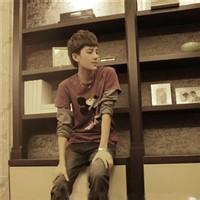 qq头像图片穿23 男生_WWW.WHOISQQ.COM