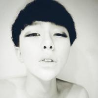 qq阿宝色纯男生头像图片_WWW.WHOISQQ.COM