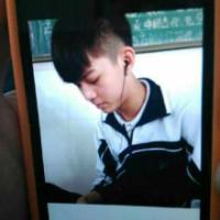qq头像图片穿23 男生_WWW.WHOISQQ.COM