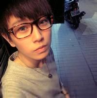 qq头像图片男生眼镜控超拽_WWW.WHOISQQ.COM
