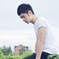 吊带男生头像图片_WWW.WHOISQQ.COM