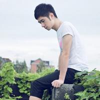 侧脸成熟头像图片男生_WWW.WHOISQQ.COM