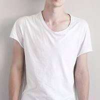 男生下半身坐着的头像图片_WWW.WHOISQQ.COM