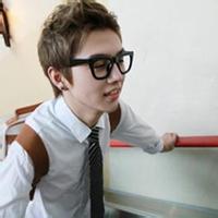 带黑帽子男生头像图片_WWW.WHOISQQ.COM