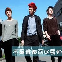喝可乐男生头像图片_WWW.WHOISQQ.COM
